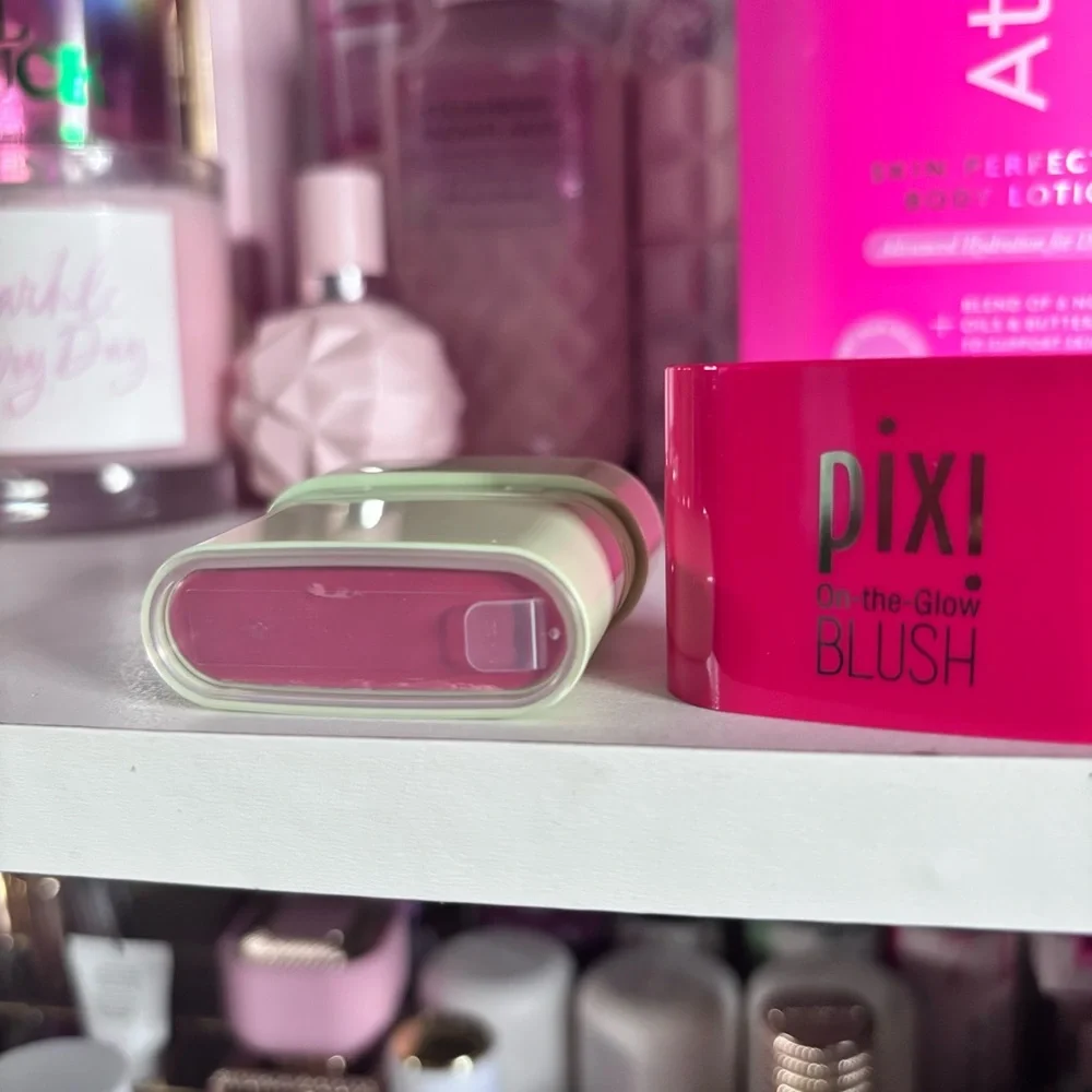 💝NEW mini Pixi On-the-Glow Blush Ruby & makeup fixing mizt💝